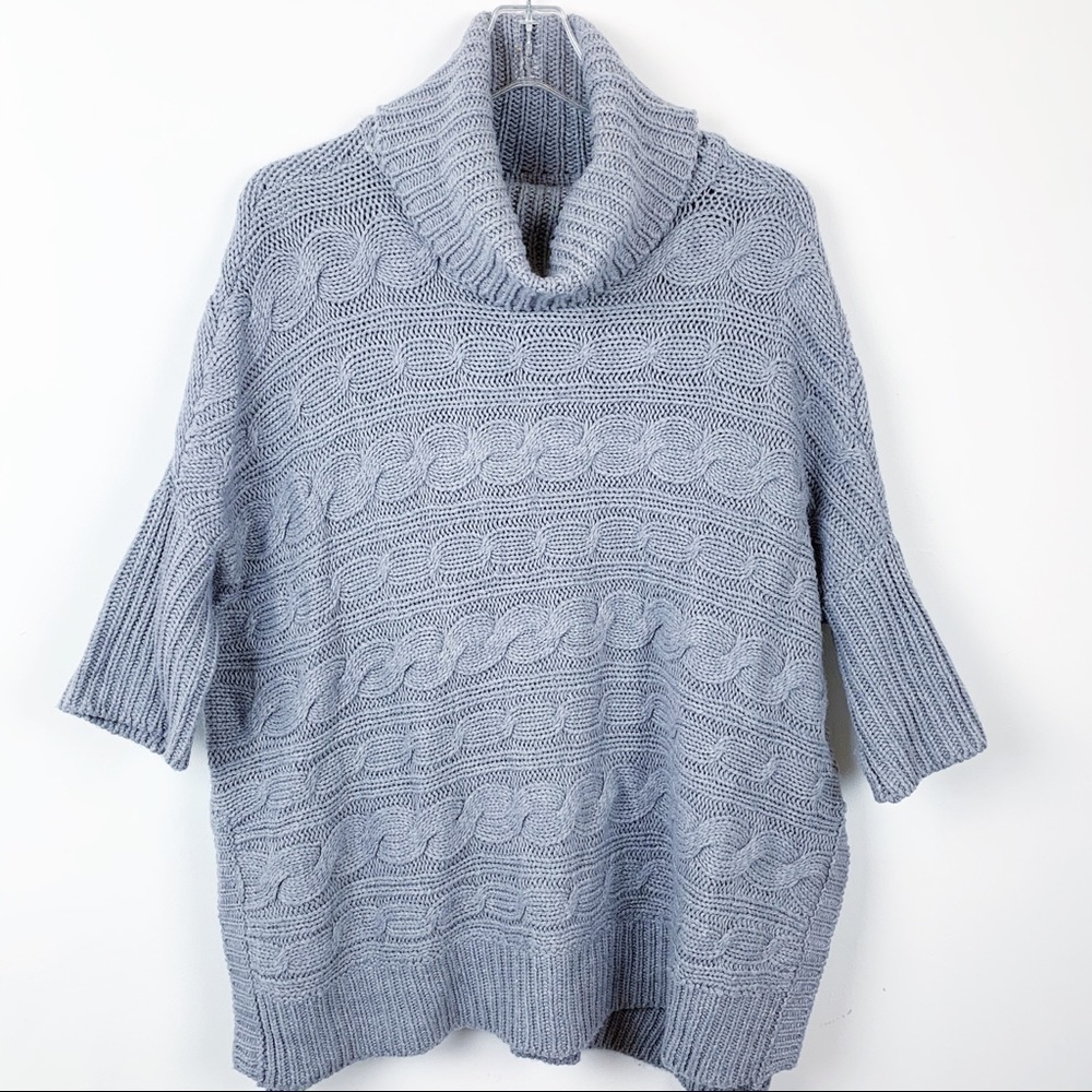 romeo+juliet Couture Boxy Cable Knit Sweater SizeM